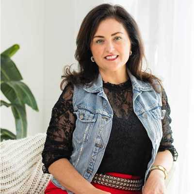 Sarah Kathryn Walmsley - Founder of Eight At Eight Dinner Club