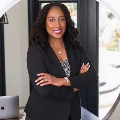 Jule Segura - Founder of Loveology 101